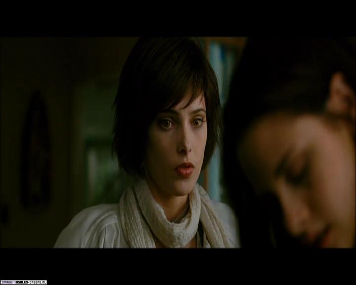 Ashley-Greene_dot_nl-NewMoonScreencaptures-0210.jpg