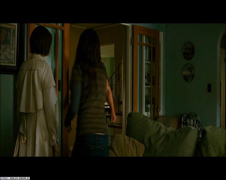 Ashley-Greene_dot_nl-NewMoonScreencaptures-0236.jpg
