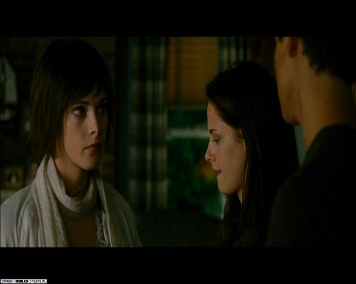 Ashley-Greene_dot_nl-NewMoonScreencaptures-0248.jpg