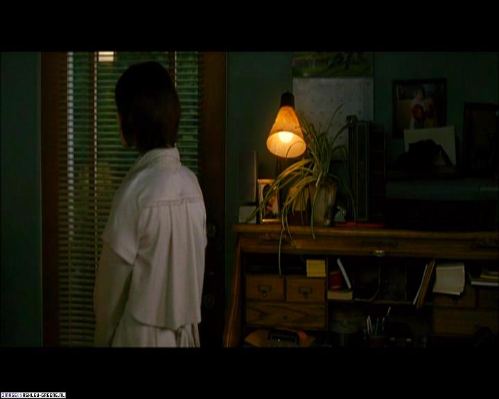 Ashley-Greene_dot_nl-NewMoonScreencaptures-0250.jpg