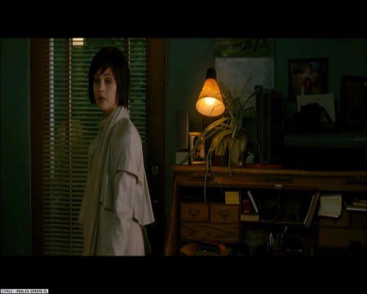 Ashley-Greene_dot_nl-NewMoonScreencaptures-0251.jpg
