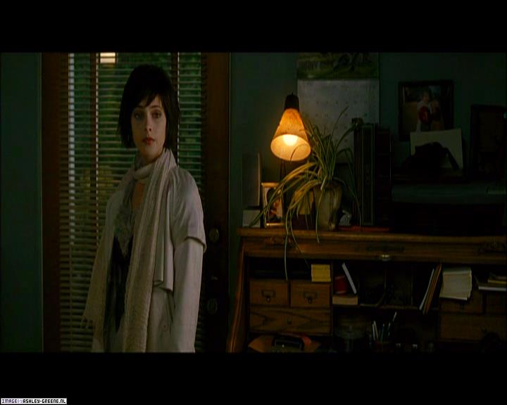 Ashley-Greene_dot_nl-NewMoonScreencaptures-0252.jpg