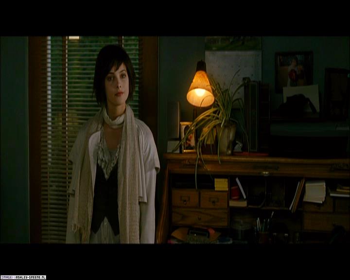 Ashley-Greene_dot_nl-NewMoonScreencaptures-0255.jpg