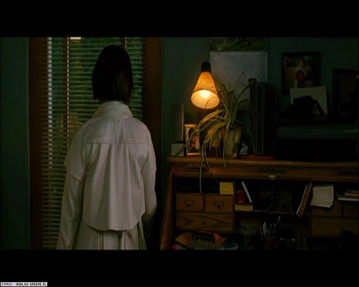 Ashley-Greene_dot_nl-NewMoonScreencaptures-0258.jpg