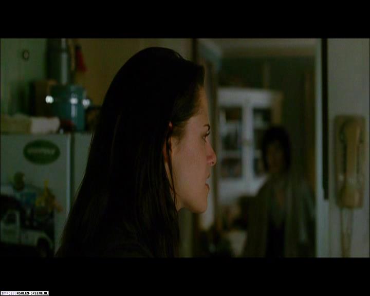 Ashley-Greene_dot_nl-NewMoonScreencaptures-0259.jpg