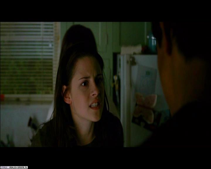 Ashley-Greene_dot_nl-NewMoonScreencaptures-0270.jpg