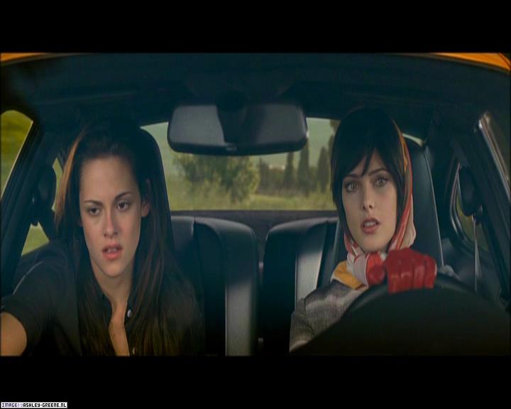 Ashley-Greene_dot_nl-NewMoonScreencaptures-0319.jpg