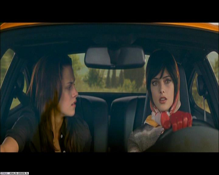Ashley-Greene_dot_nl-NewMoonScreencaptures-0320.jpg