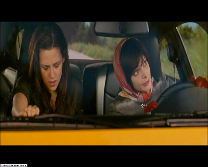 Ashley-Greene_dot_nl-NewMoonScreencaptures-0334.jpg