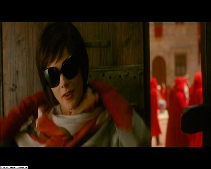 Ashley-Greene_dot_nl-NewMoonScreencaptures-0359.jpg