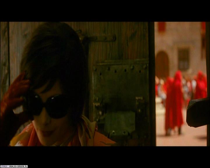 Ashley-Greene_dot_nl-NewMoonScreencaptures-0361.jpg