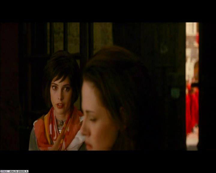 Ashley-Greene_dot_nl-NewMoonScreencaptures-0369.jpg