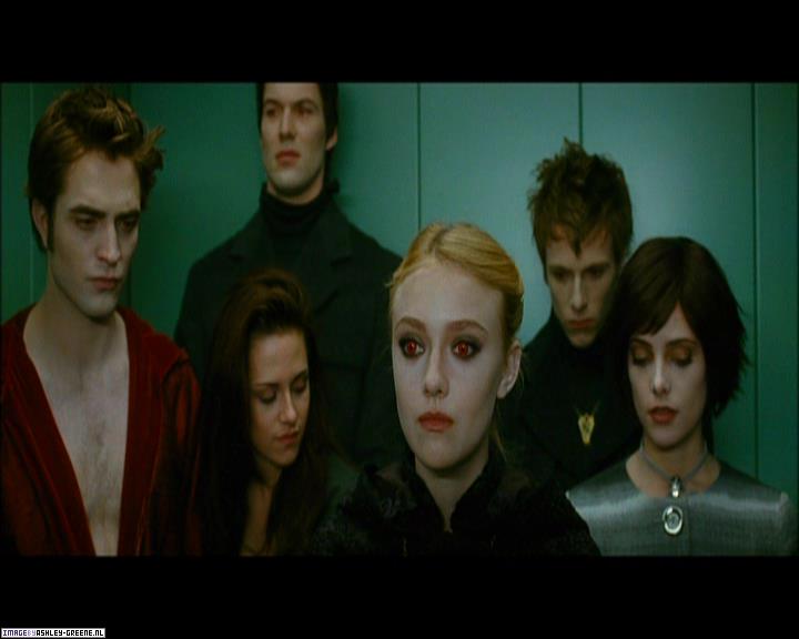 Ashley-Greene_dot_nl-NewMoonScreencaptures-0396.jpg