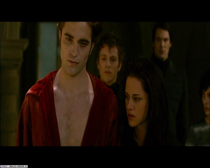 Ashley-Greene_dot_nl-NewMoonScreencaptures-0413.jpg