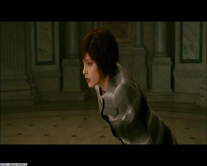Ashley-Greene_dot_nl-NewMoonScreencaptures-0453.jpg