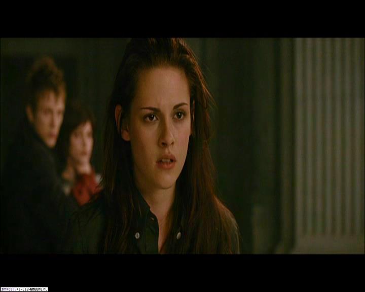 Ashley-Greene_dot_nl-NewMoonScreencaptures-0481.jpg