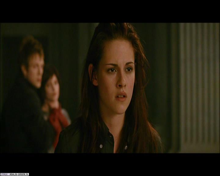 Ashley-Greene_dot_nl-NewMoonScreencaptures-0482.jpg