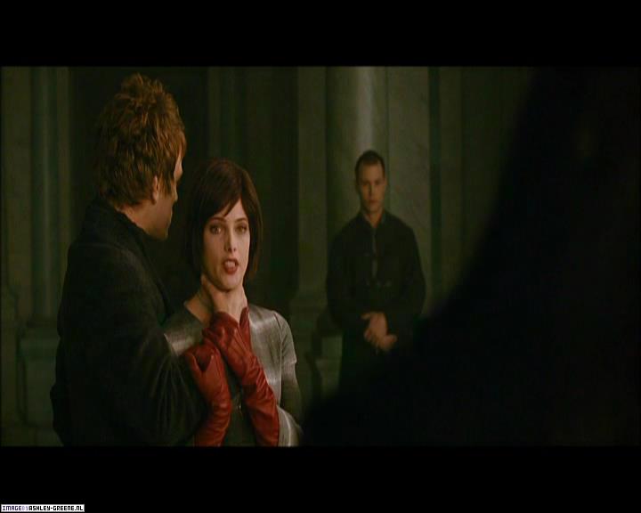Ashley-Greene_dot_nl-NewMoonScreencaptures-0491.jpg