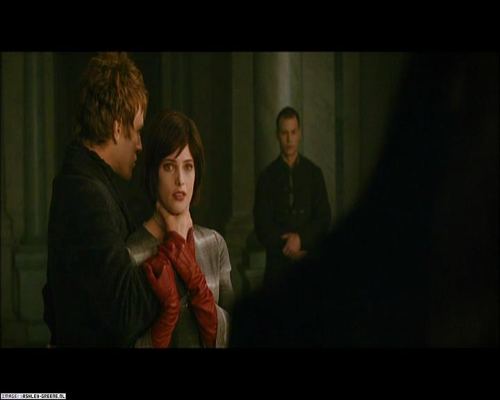 Ashley-Greene_dot_nl-NewMoonScreencaptures-0492.jpg