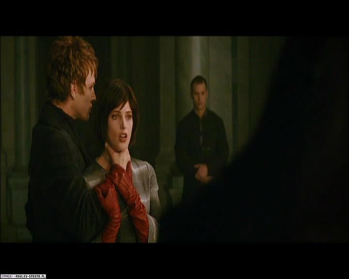 Ashley-Greene_dot_nl-NewMoonScreencaptures-0493.jpg