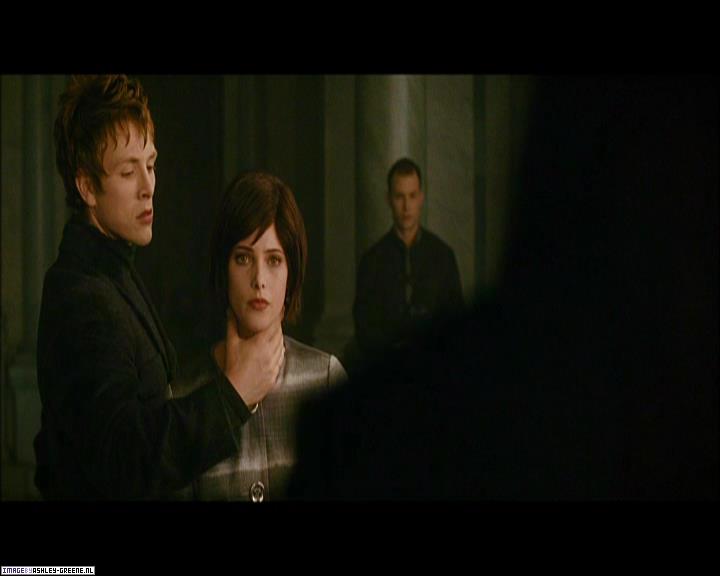 Ashley-Greene_dot_nl-NewMoonScreencaptures-0497.jpg