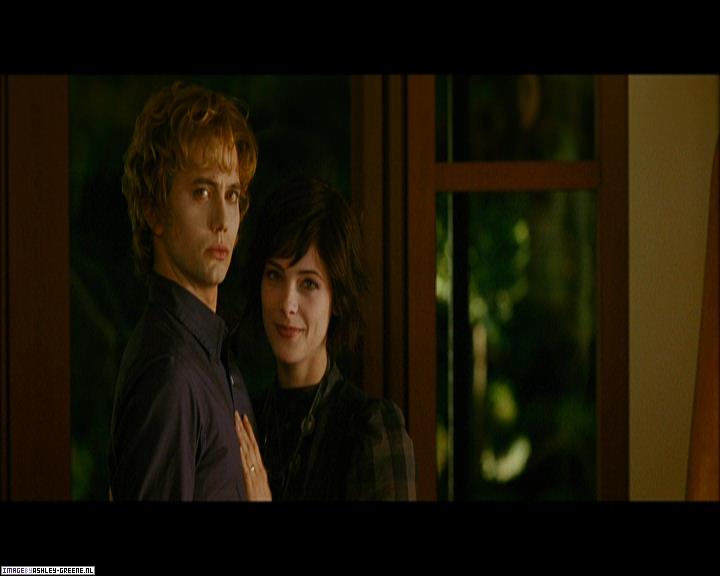 Ashley-Greene_dot_nl-NewMoonScreencaptures-0537.jpg