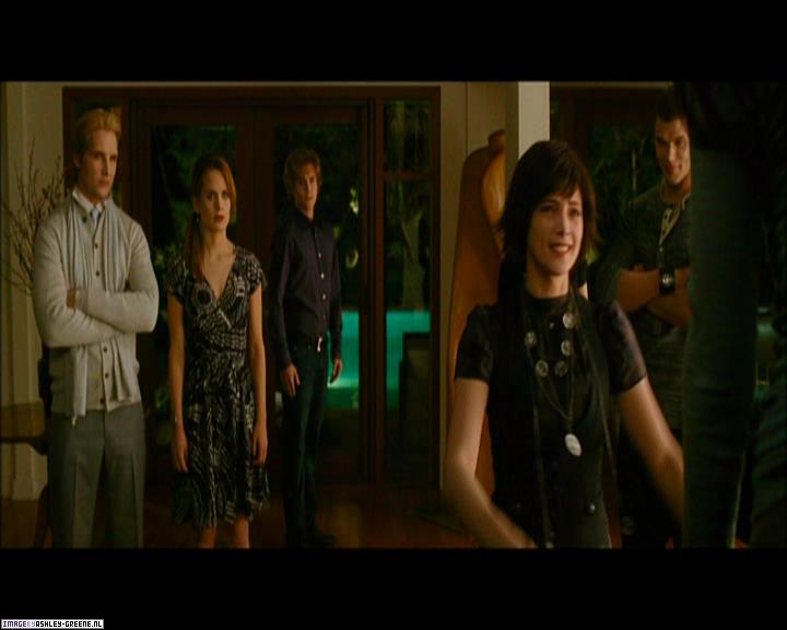 Ashley-Greene_dot_nl-NewMoonScreencaptures-0540.jpg