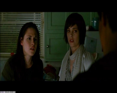 Ashley-Greene_dot_nl-NewMoonScreencaptures-0268.jpg