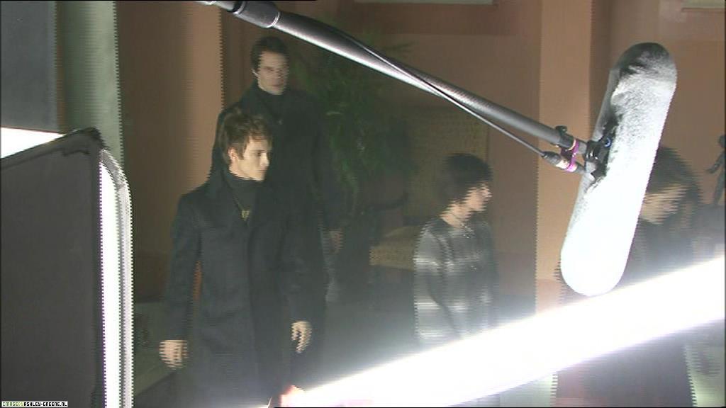 Ashley-Greene_dot_nl--NewMoon_TheJourneyContinues00052.jpg Ashley-Greene_dot_nl--NewMoon_TheJourneyContinues00052.jpg