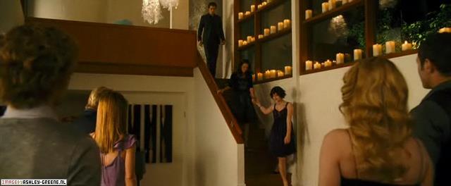 NewMoon-TrailerCaptures002.jpg
