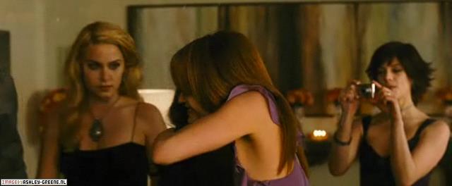 NewMoon-TrailerCaptures005.jpg