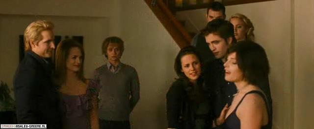 NewMoon-TrailerCaptures008.jpg