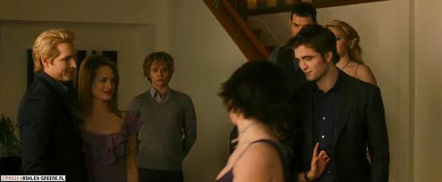 NewMoon-TrailerCaptures009.jpg