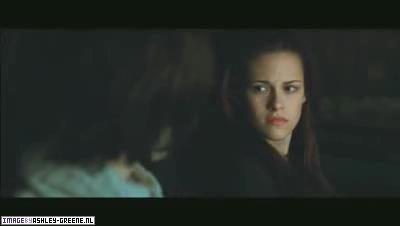 NewMoonTrailer2-Captures00003.jpg