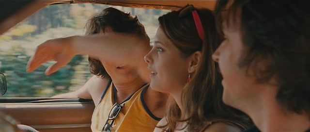 Ashley-Greene-dot-nl-Skateland0120.jpg