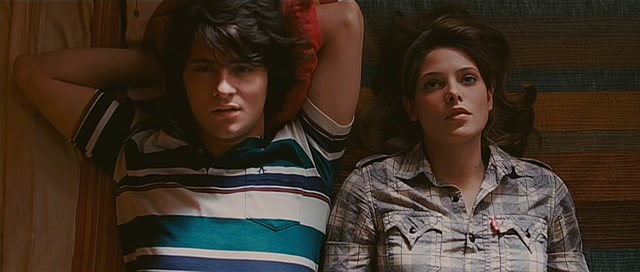 Ashley-Greene-dot-nl-Skateland1301.jpg