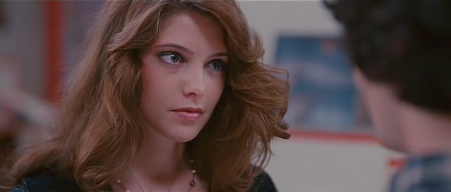 Ashley-Greene-dot-nl-Skateland4895.jpg