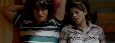 Ashley-Greene_dot_nl-SkatelandTrailer00010.jpg