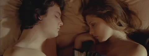 Ashley-Greene_dot_nl-SkatelandTrailer00033.jpg