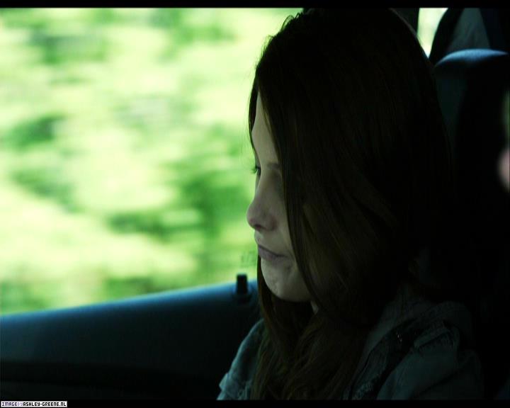 Ashley-Greene-dot-nl_SummersBlood-MovieCaptures000061.jpg