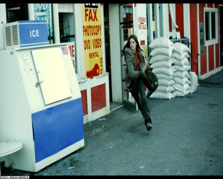 Ashley-Greene-dot-nl_SummersBlood-MovieCaptures000148.jpg