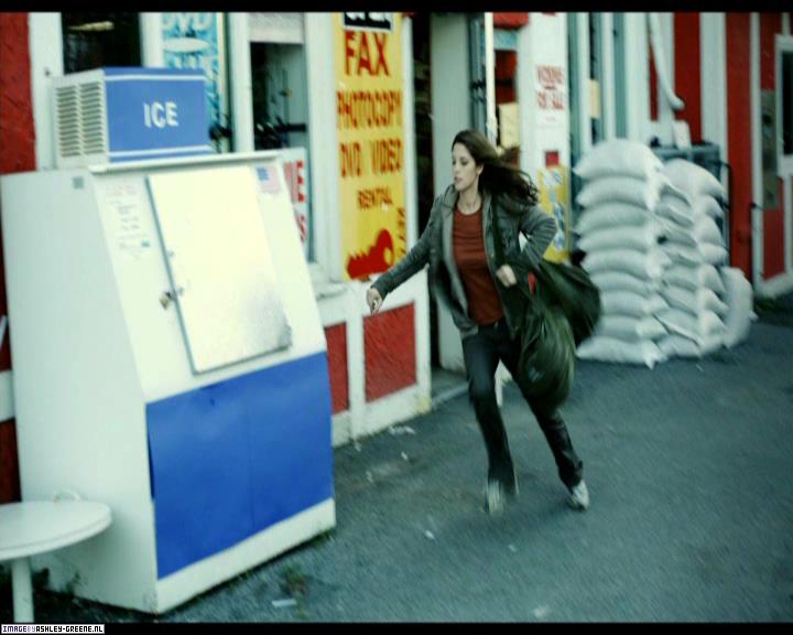 Ashley-Greene-dot-nl_SummersBlood-MovieCaptures000149.jpg