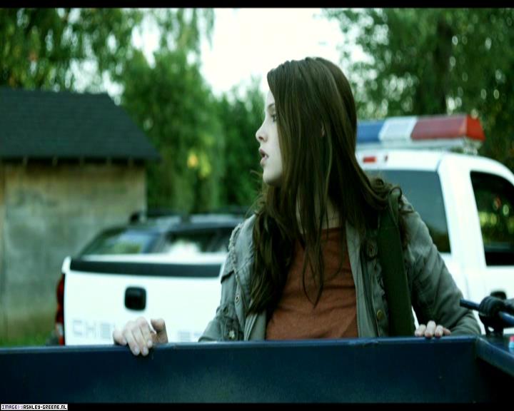 Ashley-Greene-dot-nl_SummersBlood-MovieCaptures000158.jpg