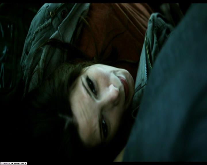 Ashley-Greene-dot-nl_SummersBlood-MovieCaptures000174.jpg