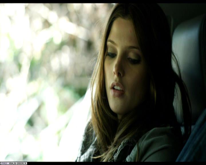Ashley-Greene-dot-nl_SummersBlood-MovieCaptures000198.jpg Ashley-Greene-dot-nl_SummersBlood-MovieCaptures000198.jpg