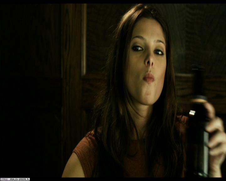 Ashley-Greene-dot-nl_SummersBlood-MovieCaptures000217.jpg Ashley-Greene-dot-nl_SummersBlood-MovieCaptures000217.jpg