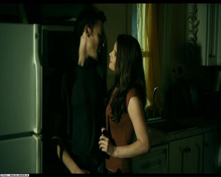Ashley-Greene-dot-nl_SummersBlood-MovieCaptures000363.jpg Ashley-Greene-dot-nl_SummersBlood-MovieCaptures000363.jpg