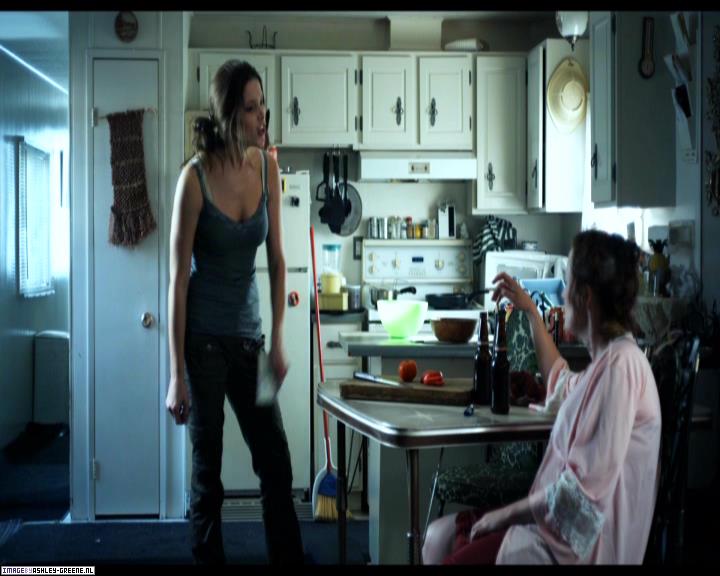 Ashley-Greene-dot-nl_SummersBlood-MovieCaptures000791.jpg