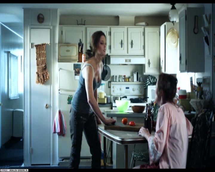 Ashley-Greene-dot-nl_SummersBlood-MovieCaptures000820.jpg