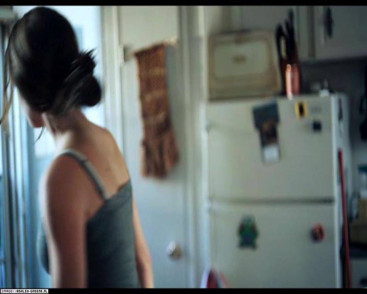 Ashley-Greene-dot-nl_SummersBlood-MovieCaptures000828.jpg